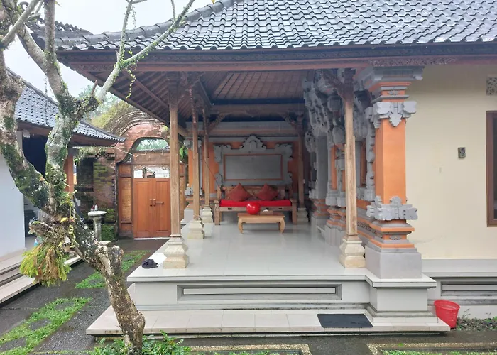 Sumirta's House Bale Dauh Guest house
